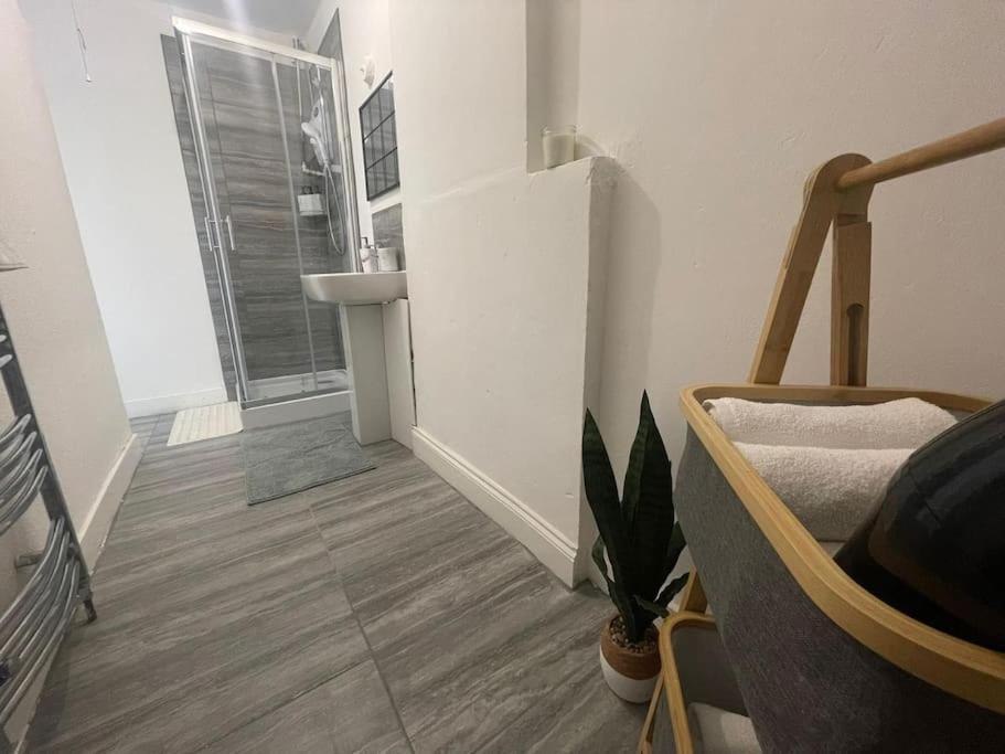 Lovable 2 Bedroom Flat On Tower Bridge * Londen